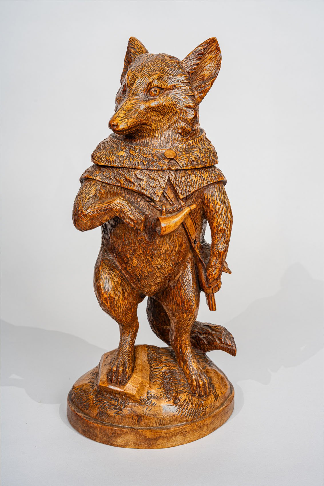 swiss-black-forest-fox-hunter-